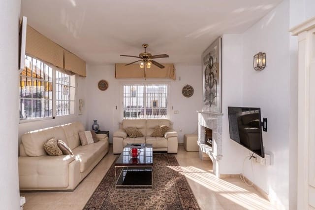 3 slaapkamer Halfvrijstaande villa te koop in Costabella, Marbella met zwembad garage - € 710.000 (Ref: 9400017)