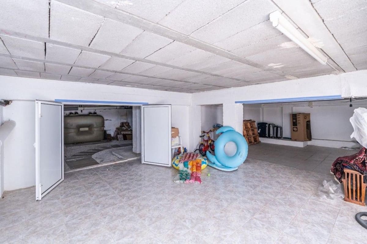 3 bedroom Semi-detached Villa for sale in Costabella with pool garage - € 710,000 (Ref: 9400017)