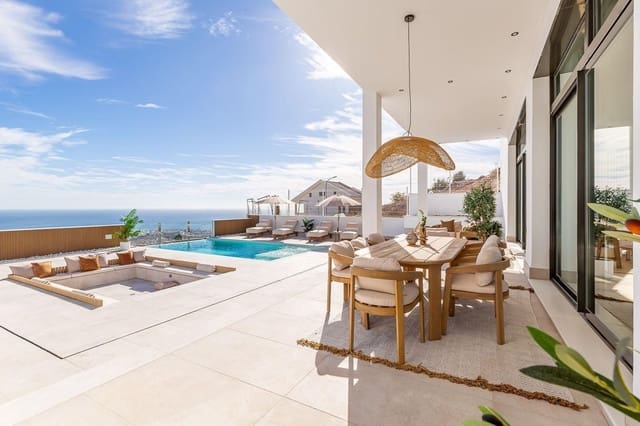 4 sypialnia Willa na sprzedaż w Benalmádena z basenem garażem - 1 695 000 € (Ref: 9400093)