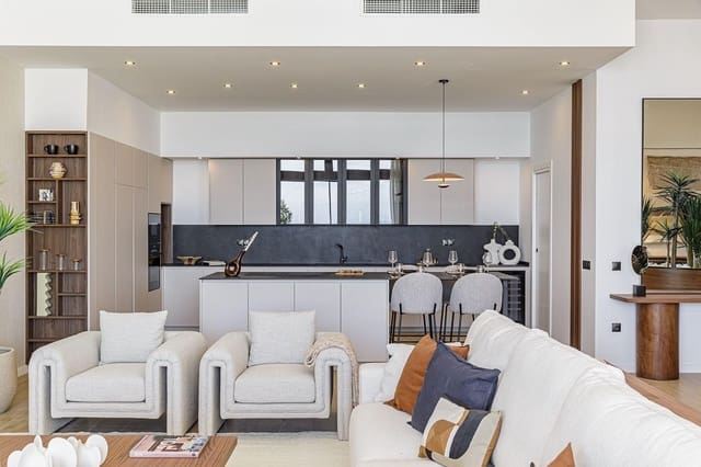 4 sypialnia Willa na sprzedaż w Benalmádena z basenem garażem - 1 695 000 € (Ref: 9400093)