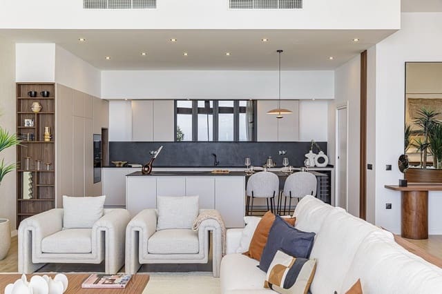 4 sovrum Villa till salu i Benalmádena med pool garage - 1 695 000 € (Ref: 9400093)