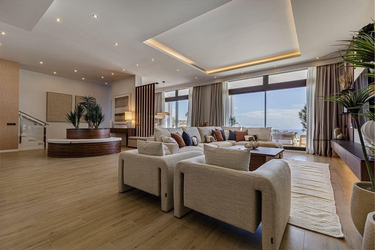 4 sovrum Villa till salu i Benalmadena med pool garage - 1 695 000 € (Ref: 9400093)