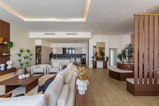 4 sovrum Villa till salu i Benalmádena med pool garage - 1 695 000 € (Ref: 9400093)