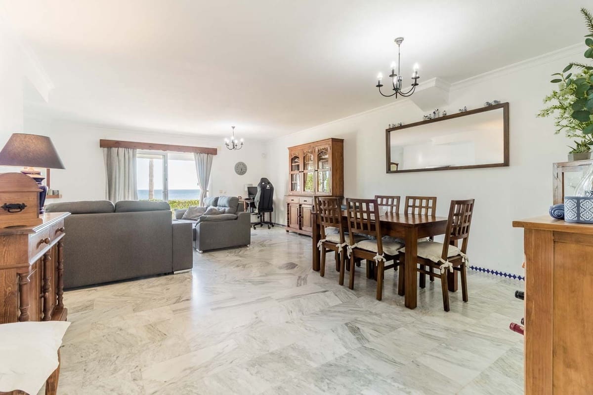 2 slaapkamer Huis te koop in La Duquesa / Puerto de la Duquesa met zwembad - € 545.000 (Ref: 9406982)