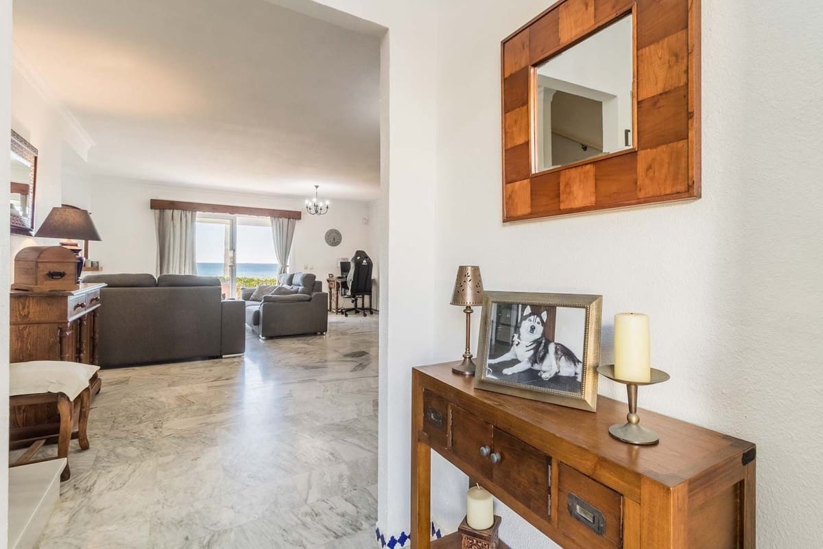 2 slaapkamer Huis te koop in La Duquesa / Puerto de la Duquesa met zwembad - € 545.000 (Ref: 9406982)