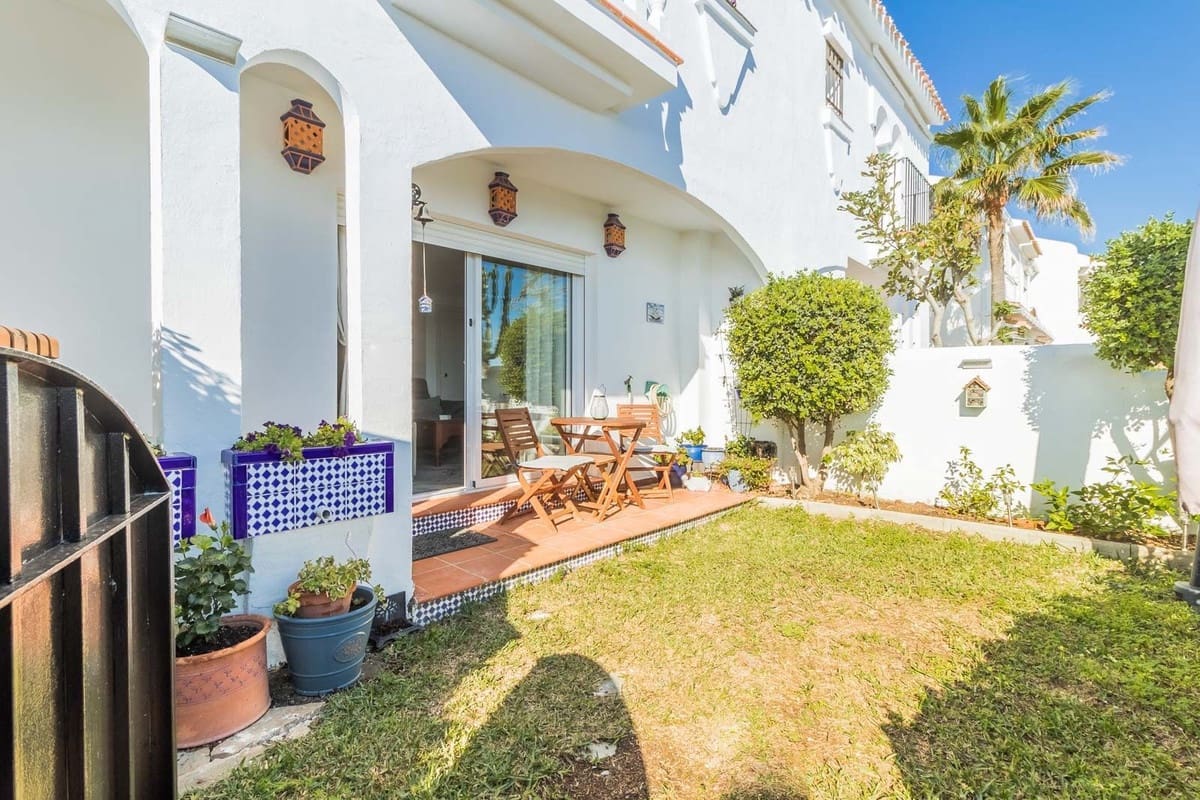 2 slaapkamer Huis te koop in La Duquesa / Puerto de la Duquesa met zwembad - € 545.000 (Ref: 9406982)