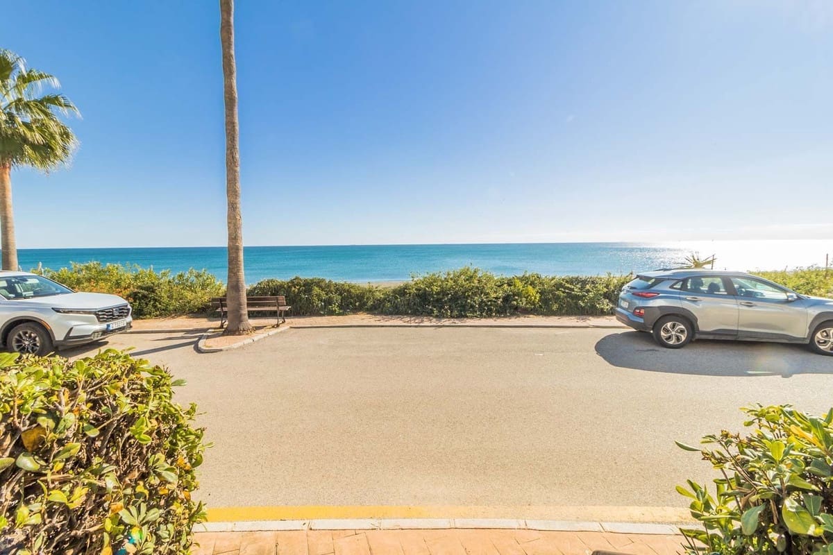 2 slaapkamer Huis te koop in La Duquesa / Puerto de la Duquesa met zwembad - € 545.000 (Ref: 9406982)