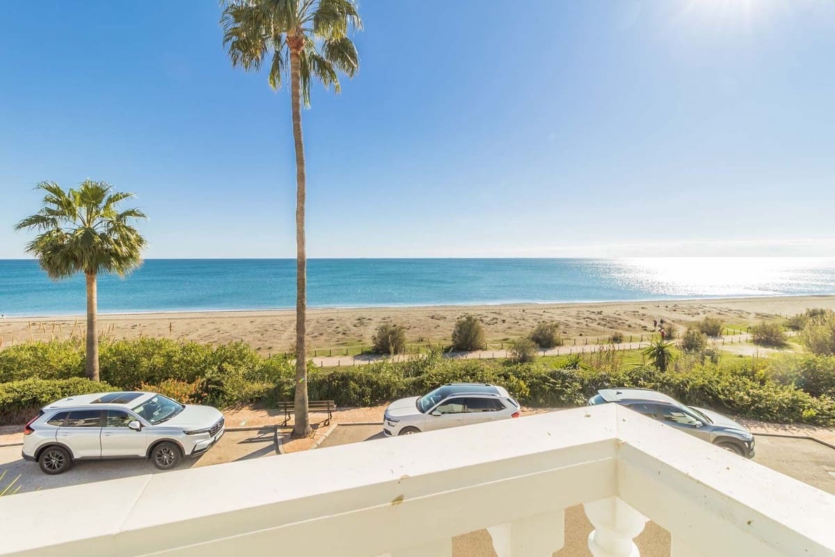 2 slaapkamer Huis te koop in La Duquesa / Puerto de la Duquesa met zwembad - € 545.000 (Ref: 9406982)