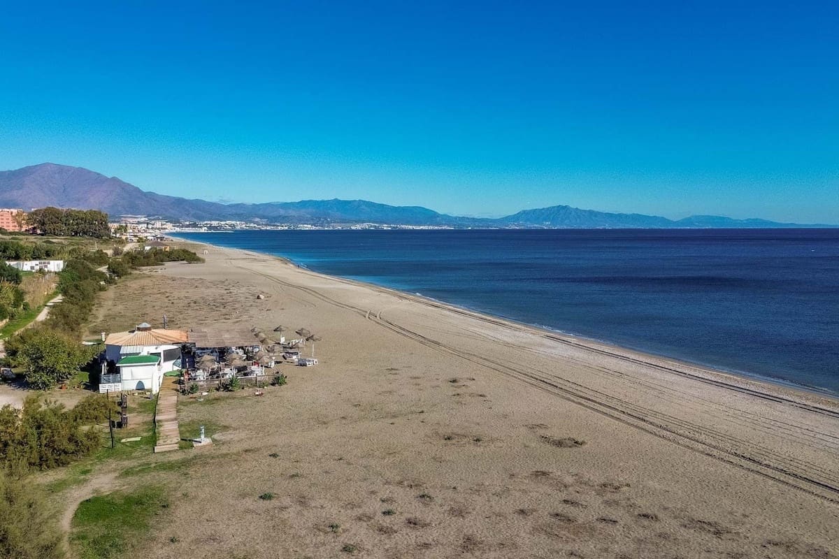 2 slaapkamer Huis te koop in La Duquesa / Puerto de la Duquesa met zwembad - € 545.000 (Ref: 9406982)