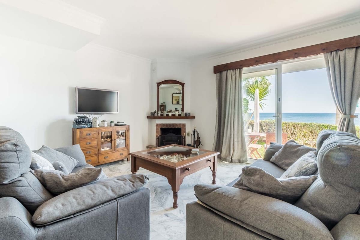 2 slaapkamer Huis te koop in La Duquesa / Puerto de la Duquesa met zwembad - € 545.000 (Ref: 9406982)