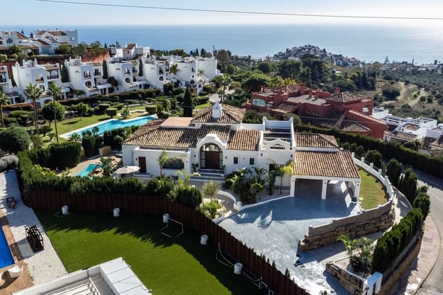 4 sypialnia Willa na sprzedaż w Benalmádena z basenem garażem - 2 495 000 € (Ref: 9410287)