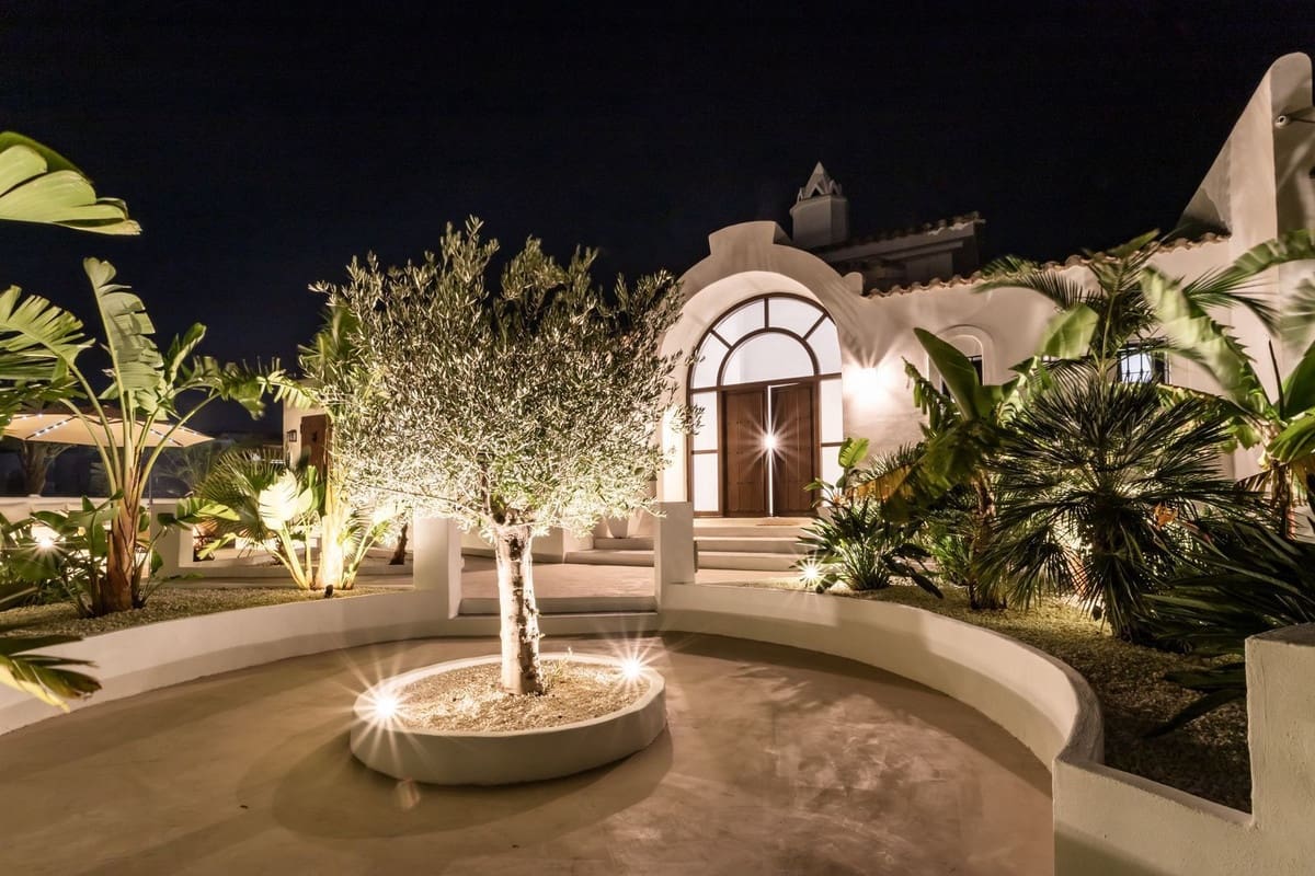 4 sovrum Villa till salu i Benalmadena med pool garage - 2 495 000 € (Ref: 9410287)