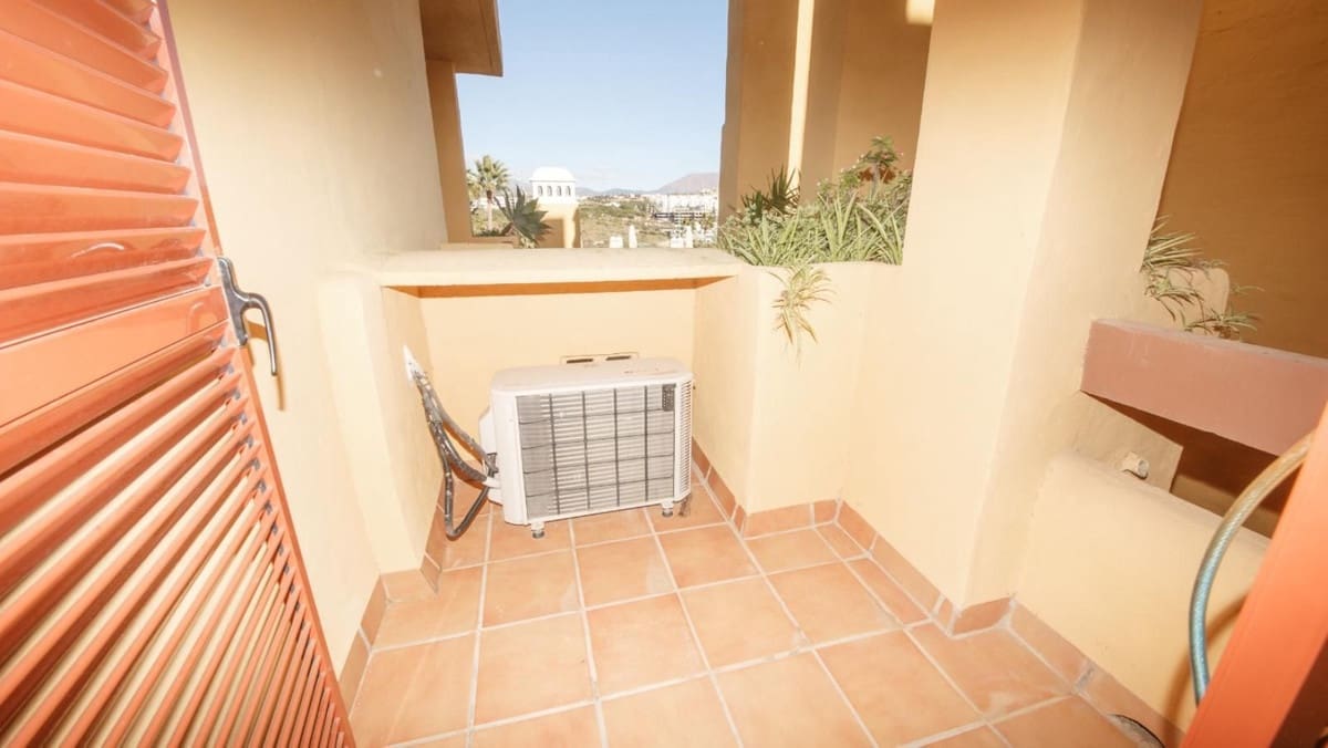 2 sypialnia Apartament na sprzedaż w La Duquesa / Puerto de la Duquesa z basenem garażem - 229 500 € (Ref: 9417877)