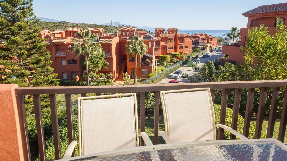 3 sypialnia Apartament na sprzedaż w Estepona z basenem garażem - 335 000 € (Ref: 9417878)