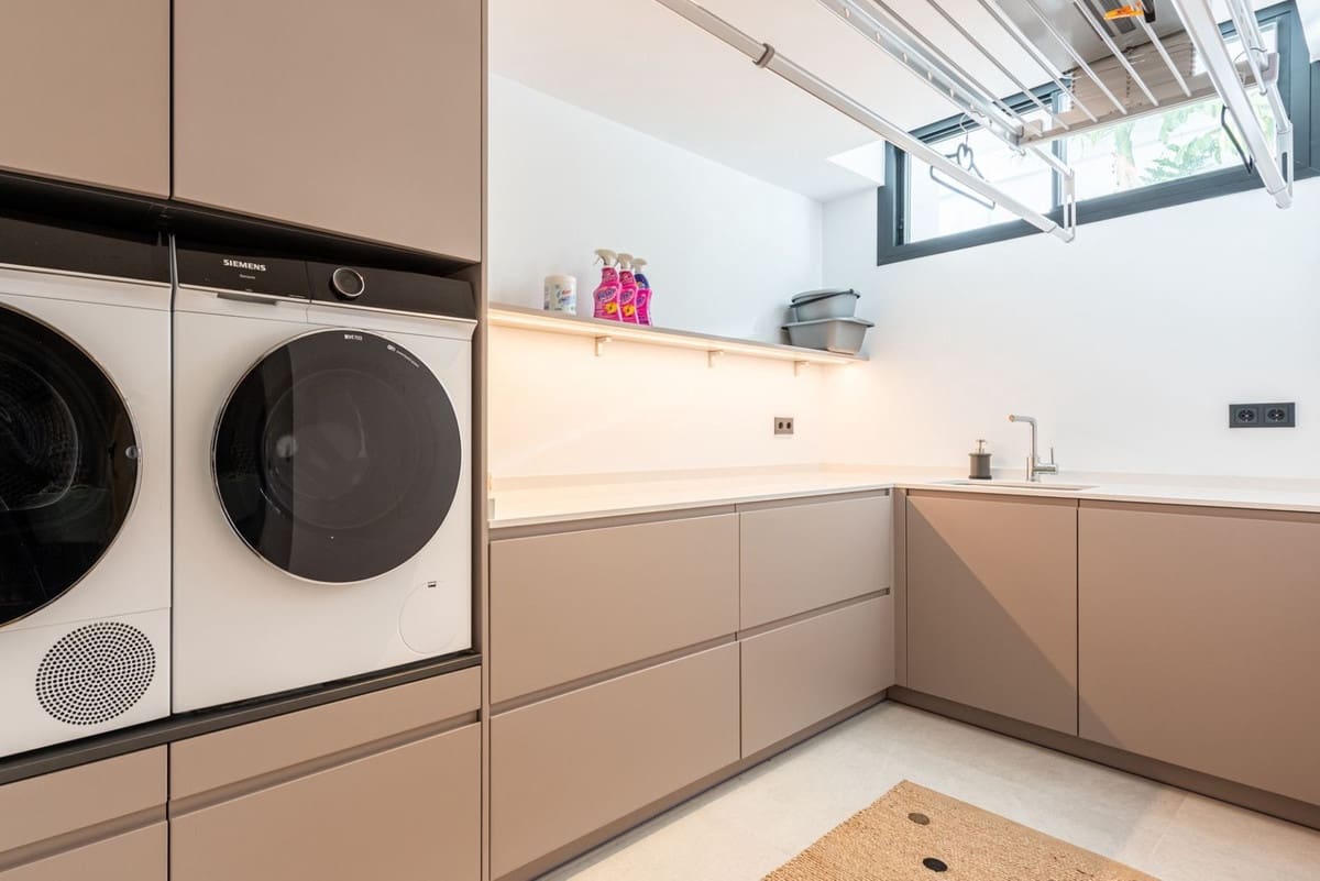 3 slaapkamer Villa te koop in Cerro del Aguila met zwembad garage - € 1.895.000 (Ref: 9429096)