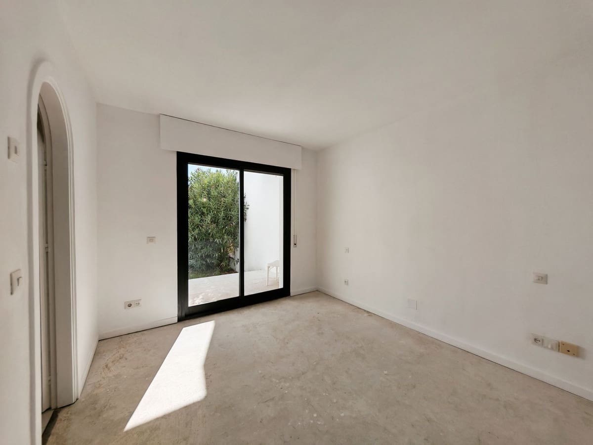 2 bedroom Townhouse for sale in Cabopino with pool - € 750,000 (Ref: 9429097)