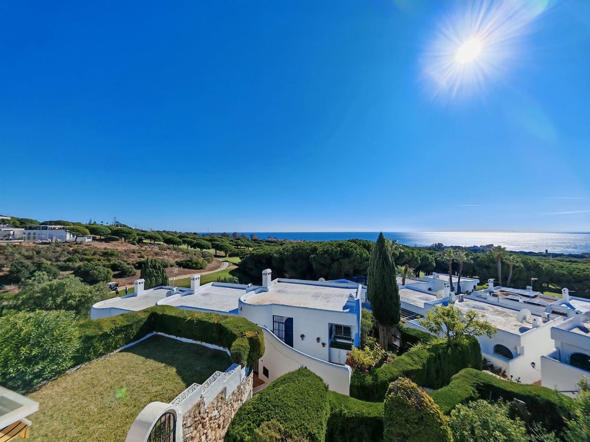 2 bedroom Townhouse for sale in Cabopino with pool - € 750,000 (Ref: 9429097)