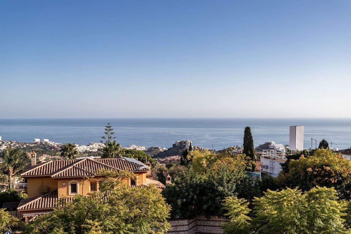 2 makuuhuone Huoneisto myytävänä paikassa Benalmadena mukana uima-altaan 
autotalli - 339 000 € (Ref: 9429098)