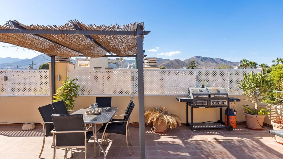 2 slaapkamer Penthouse te koop in Torremolinos met zwembad garage - € 405.000 (Ref: 9432382)