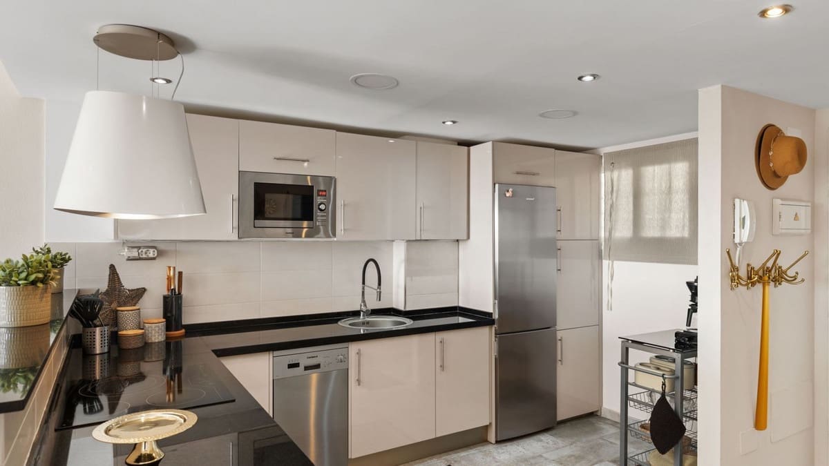 2 slaapkamer Penthouse te koop in Torremolinos met zwembad garage - € 405.000 (Ref: 9432382)