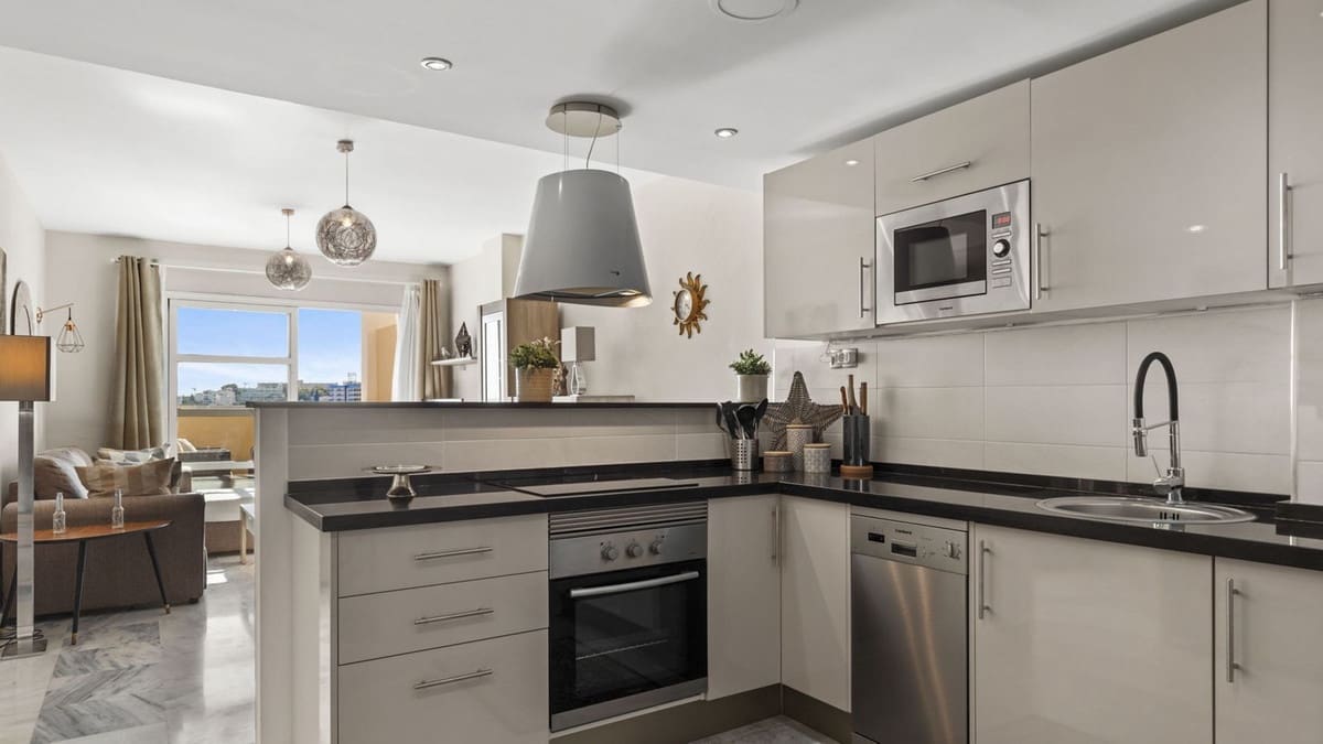 2 slaapkamer Penthouse te koop in Torremolinos met zwembad garage - € 405.000 (Ref: 9432382)