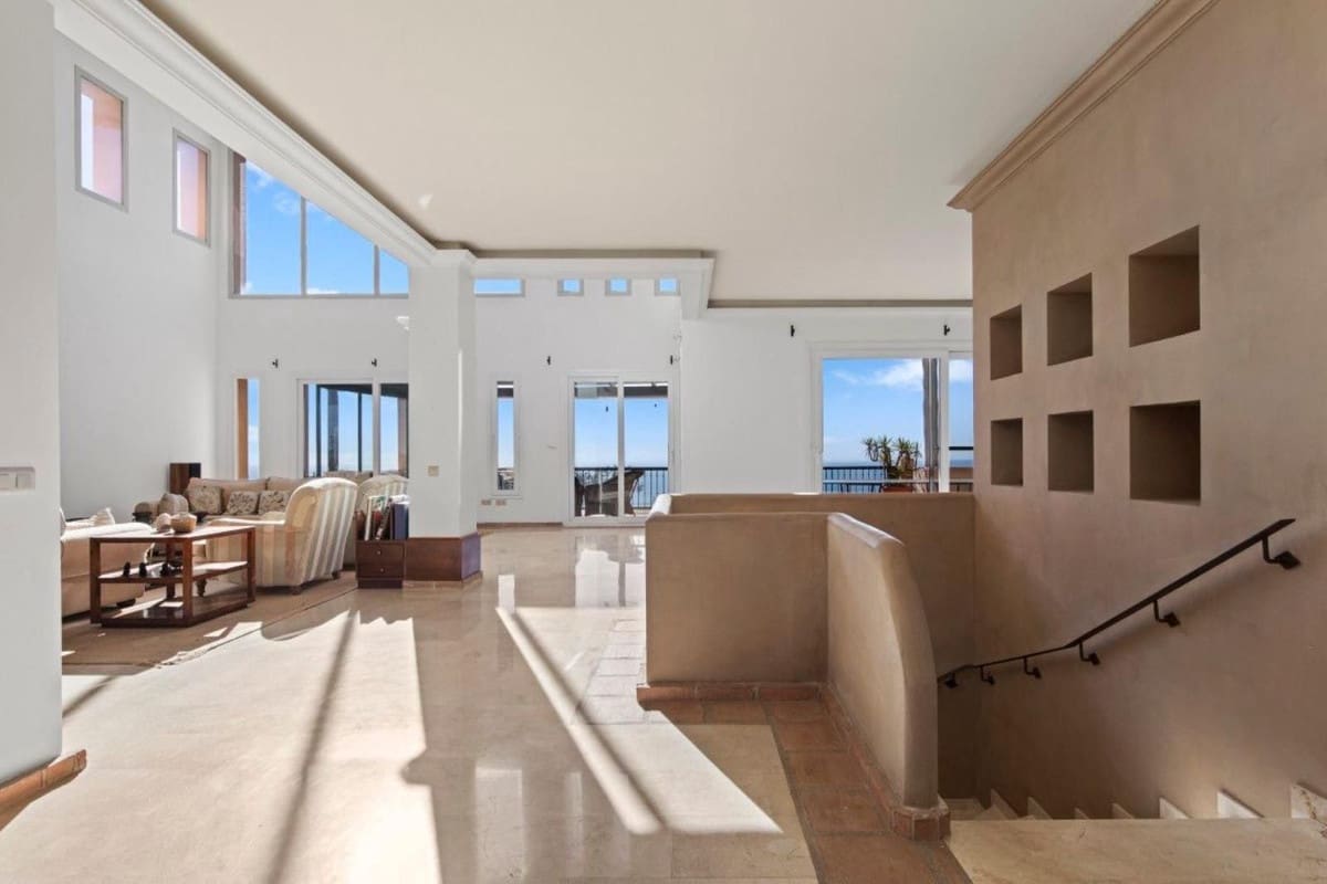 5 sypialnia Willa na sprzedaż w La Mairena z basenem garażem - 1 450 000 € (Ref: 9444594)