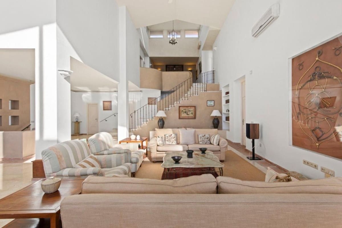 5 slaapkamer Villa te koop in La Mairena met zwembad garage - € 1.450.000 (Ref: 9444594)