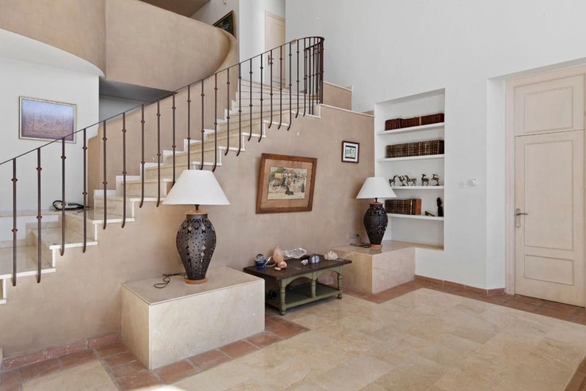 5 slaapkamer Villa te koop in La Mairena met zwembad garage - € 1.450.000 (Ref: 9444594)