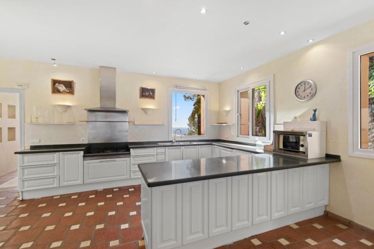 5 slaapkamer Villa te koop in La Mairena met zwembad garage - € 1.450.000 (Ref: 9444594)