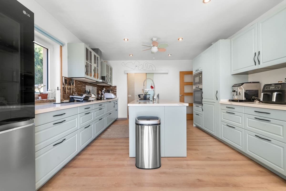 4 soveværelse Villa til salg i Benalmadena med swimmingpool garage - € 1.199.000 (Ref: 9444595)