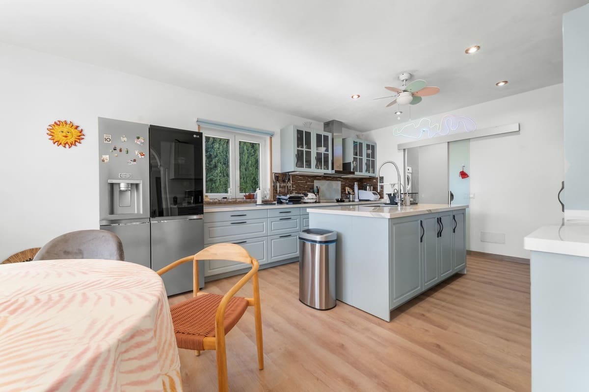 4 soveværelse Villa til salg i Benalmadena med swimmingpool garage - € 1.199.000 (Ref: 9444595)