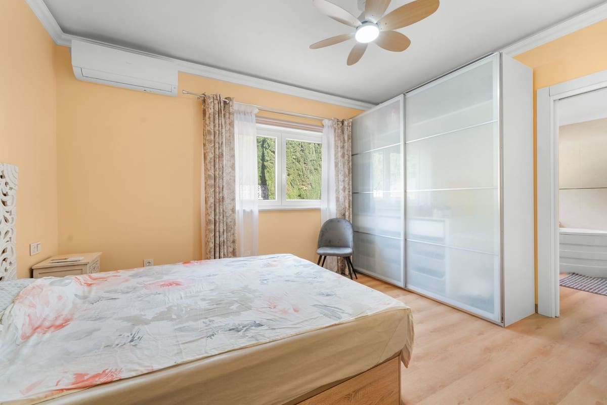 4 soveværelse Villa til salg i Benalmadena med swimmingpool garage - € 1.199.000 (Ref: 9444595)