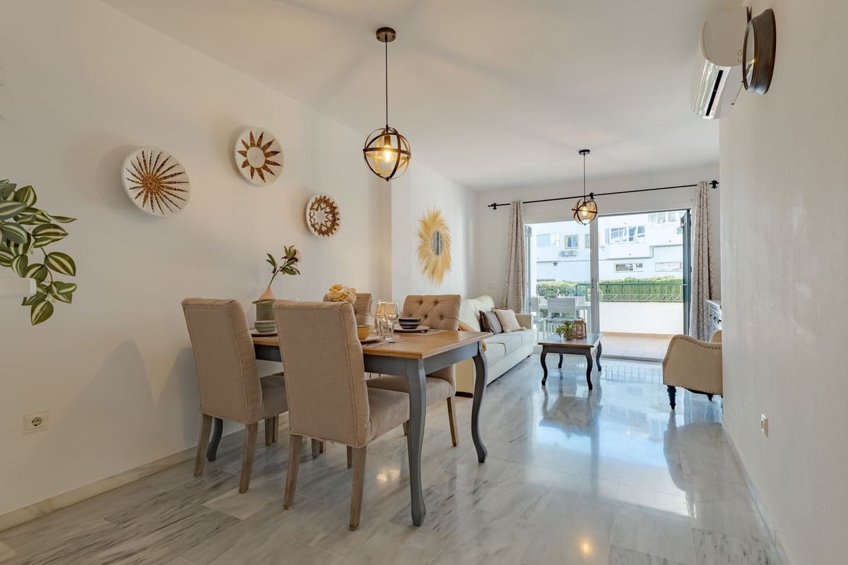Apartamento de 2 habitaciones en Calahonda en venta con piscina garaje - 305.000 € (Ref: 9444596)