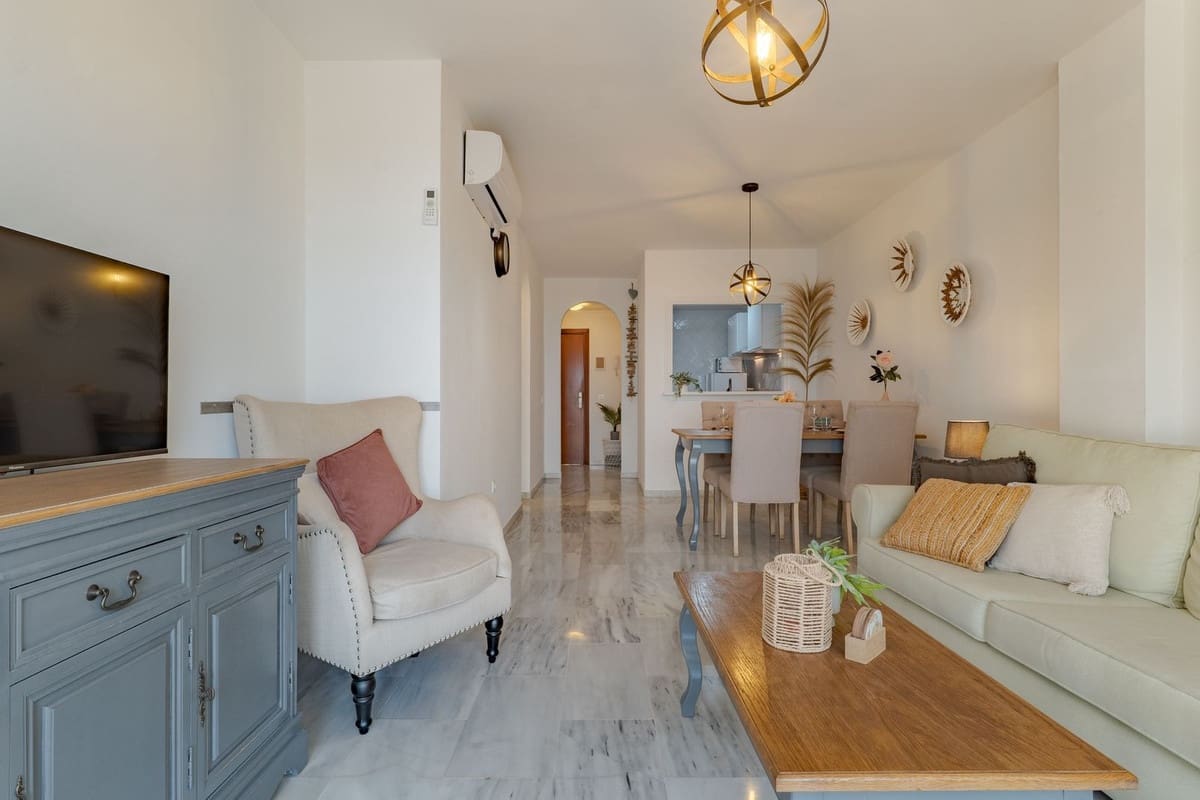 Apartamento de 2 habitaciones en Calahonda en venta con piscina garaje - 305.000 € (Ref: 9444596)