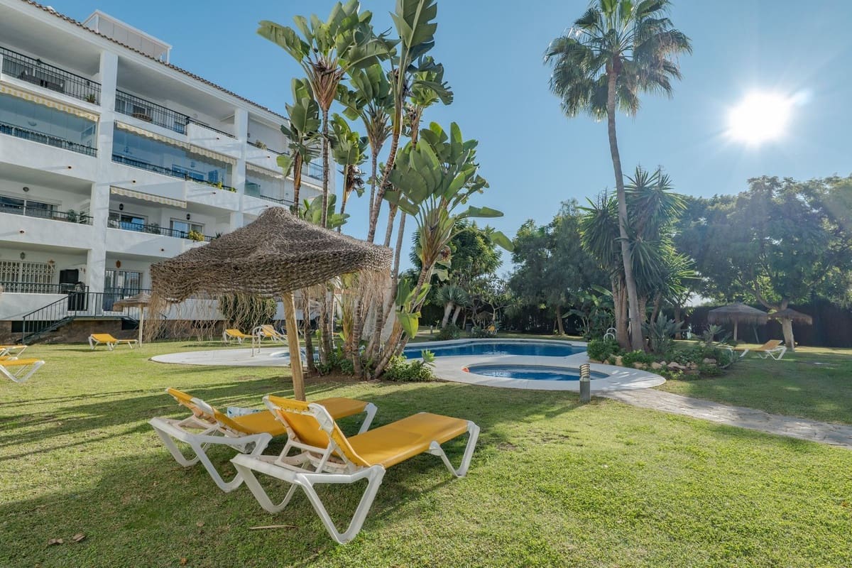 Apartamento de 2 habitaciones en Calahonda en venta con piscina garaje - 305.000 € (Ref: 9444596)