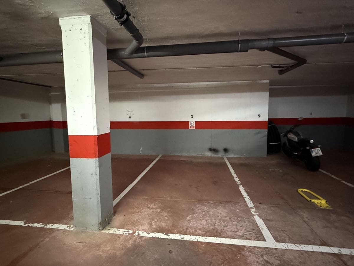 Apartamento de 2 habitaciones en Calahonda en venta con piscina garaje - 305.000 € (Ref: 9444596)