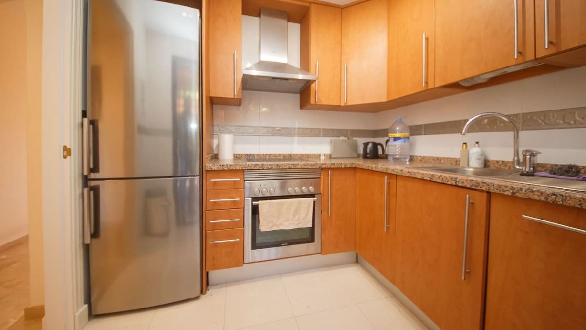 3 soveværelse Lejlighed til salg i La Duquesa / Puerto de la Duquesa med swimmingpool garage - € 320.000 (Ref: 9447077)