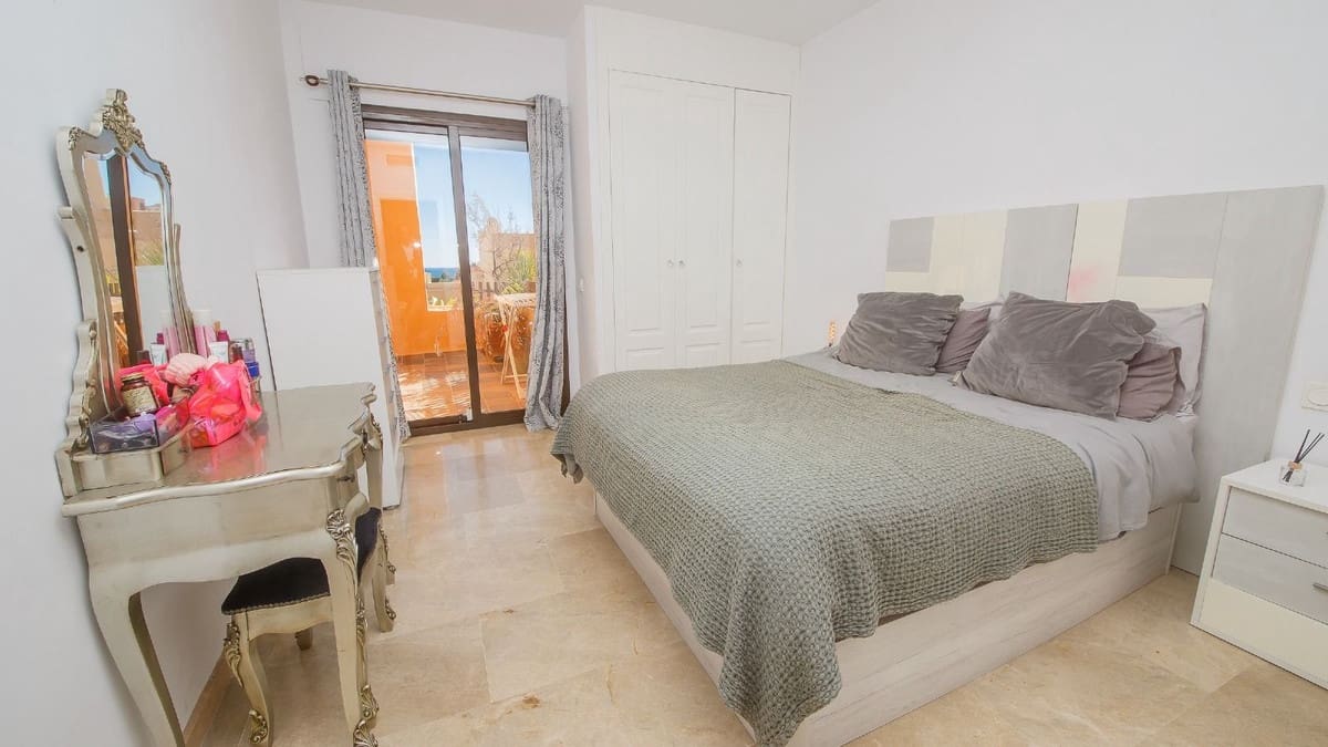 3 soveværelse Lejlighed til salg i La Duquesa / Puerto de la Duquesa med swimmingpool garage - € 320.000 (Ref: 9447077)