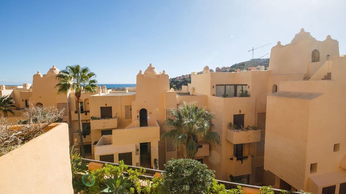 3 soveværelse Lejlighed til salg i La Duquesa / Puerto de la Duquesa med swimmingpool garage - € 320.000 (Ref: 9447077)