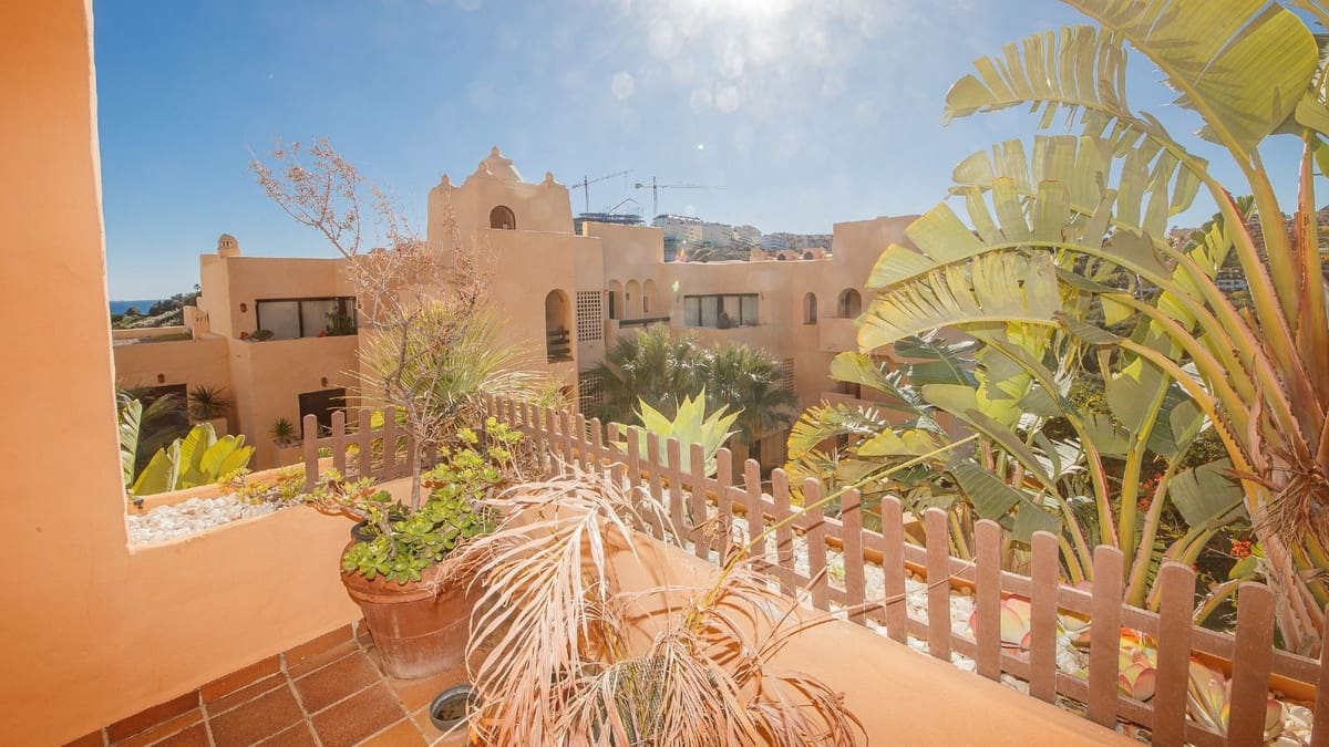 3 soveværelse Lejlighed til salg i La Duquesa / Puerto de la Duquesa med swimmingpool garage - € 320.000 (Ref: 9447077)