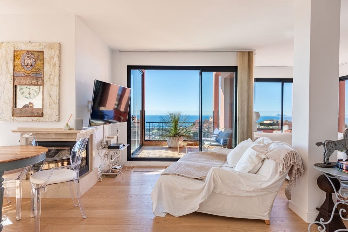 4 makuuhuone Huoneisto myytävänä paikassa Calahonda mukana uima-altaan 
autotalli - 690 000 € (Ref: 9454897)