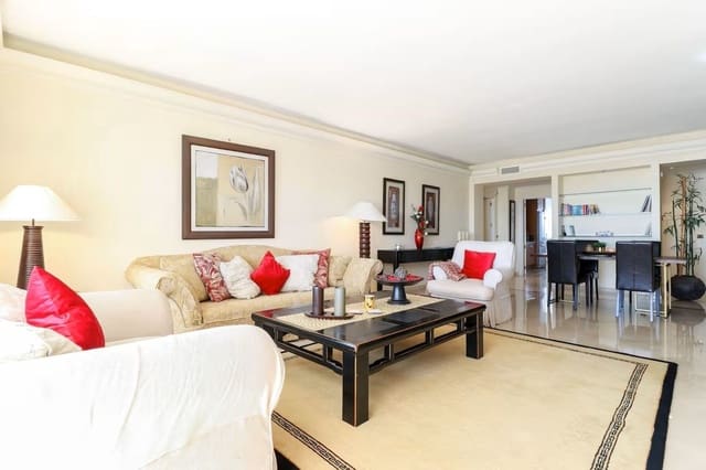 2 sypialnia Apartament na sprzedaż w Los Monteros, Marbella z basenem garażem - 1 395 000 € (Ref: 9458418)