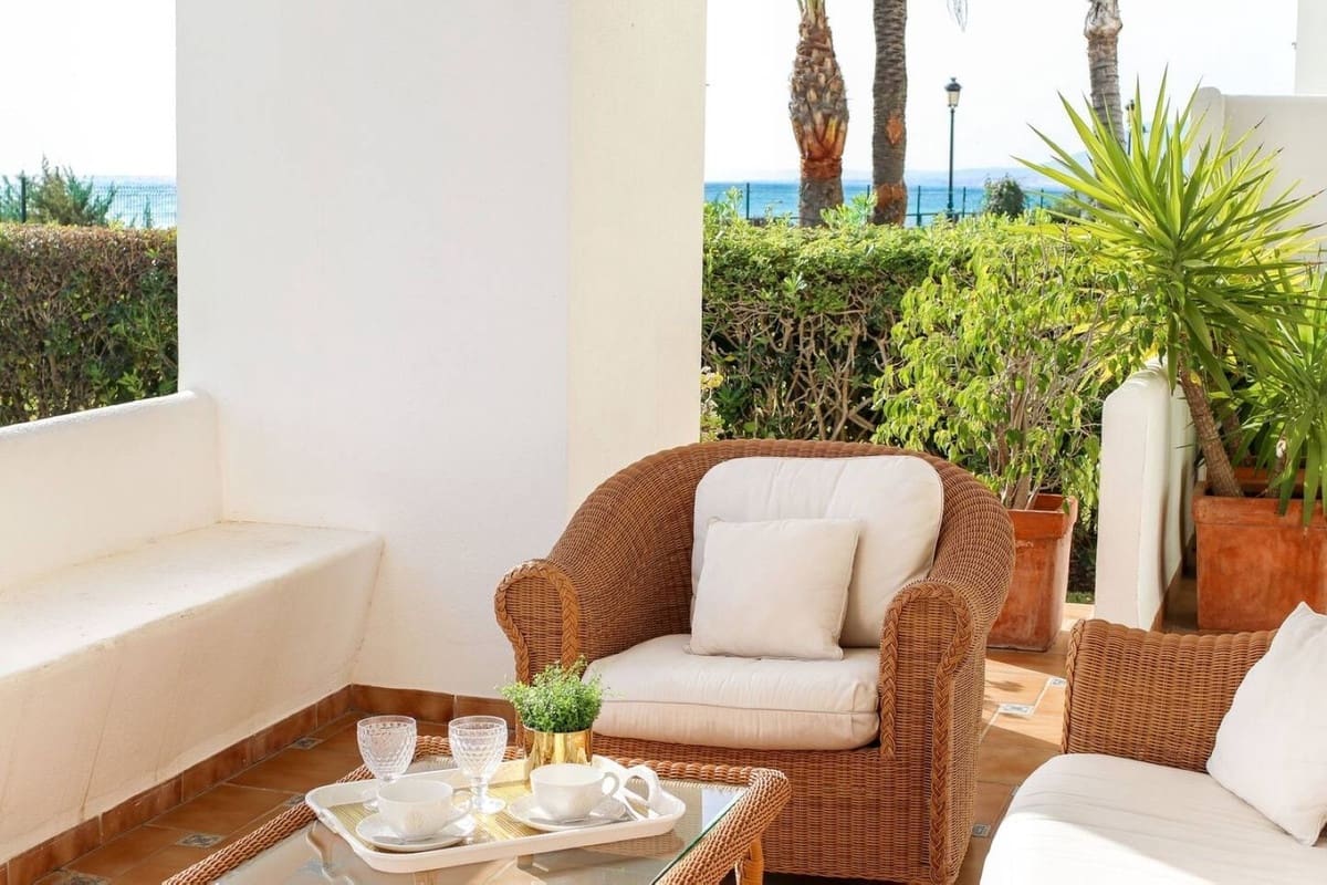 2 sypialnia Apartament na sprzedaż w Los Monteros z basenem garażem - 1 395 000 € (Ref: 9458418)