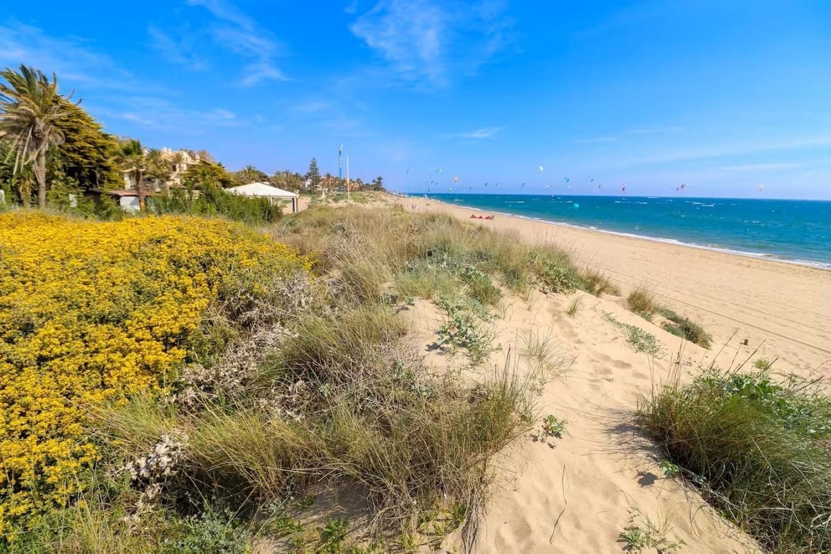 2 sypialnia Apartament na sprzedaż w Los Monteros z basenem garażem - 1 395 000 € (Ref: 9458418)