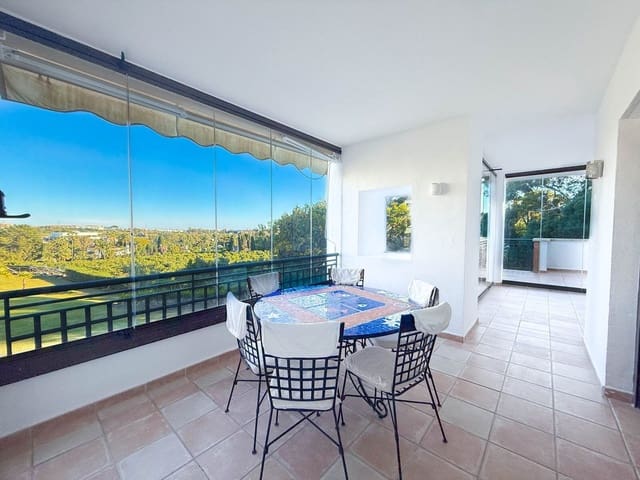 3 makuuhuone Huoneisto myytävänä paikassa Estepona mukana uima-altaan 
autotalli - 460 000 € (Ref: 9458419)