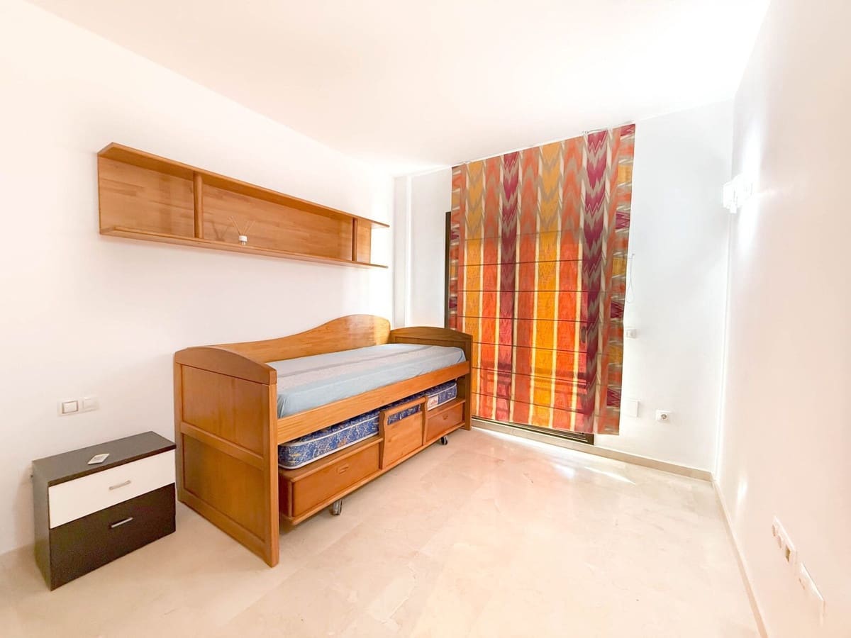 3 Zimmer Apartment zu verkaufen in Estepona mit Pool Garage - 455.000 € (Ref: 9458419)