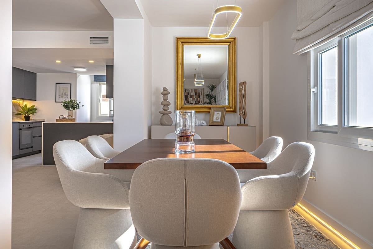 3 soverom Villa til salgs i Riviera del Sol med svømmebasseng garasje - € 1 450 000 (Ref: 9468568)