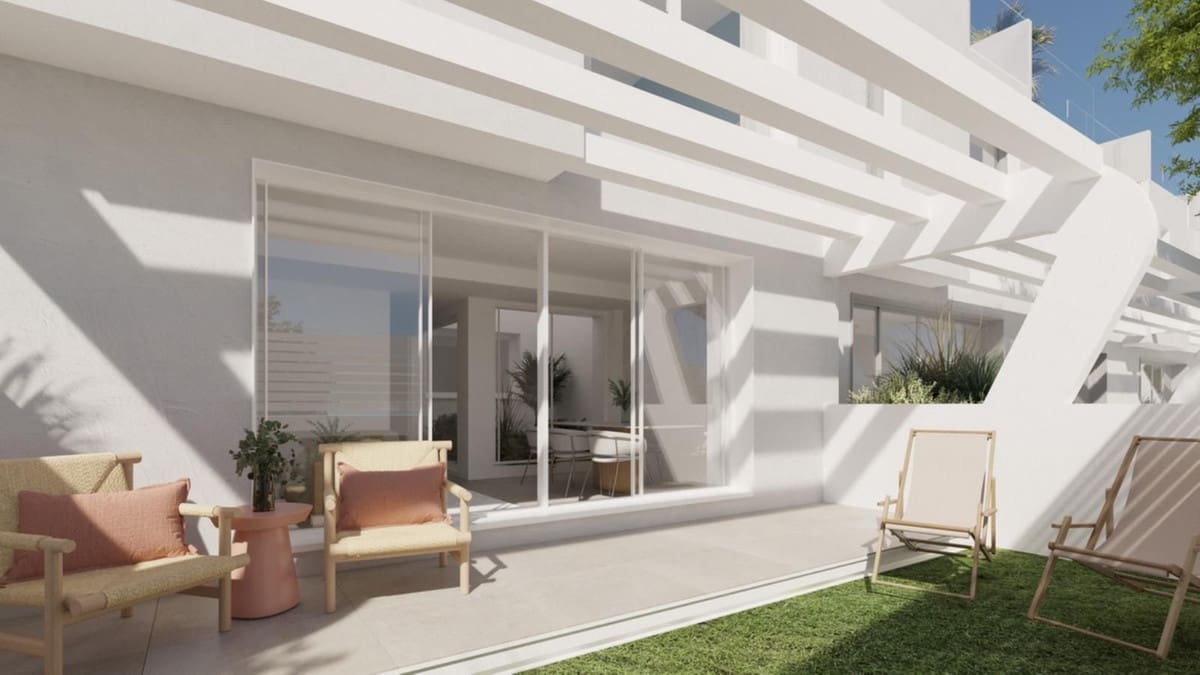 Apartamento de 2 habitaciones en Estepona en venta con piscina garaje - 380.000 € (Ref: 9470738)