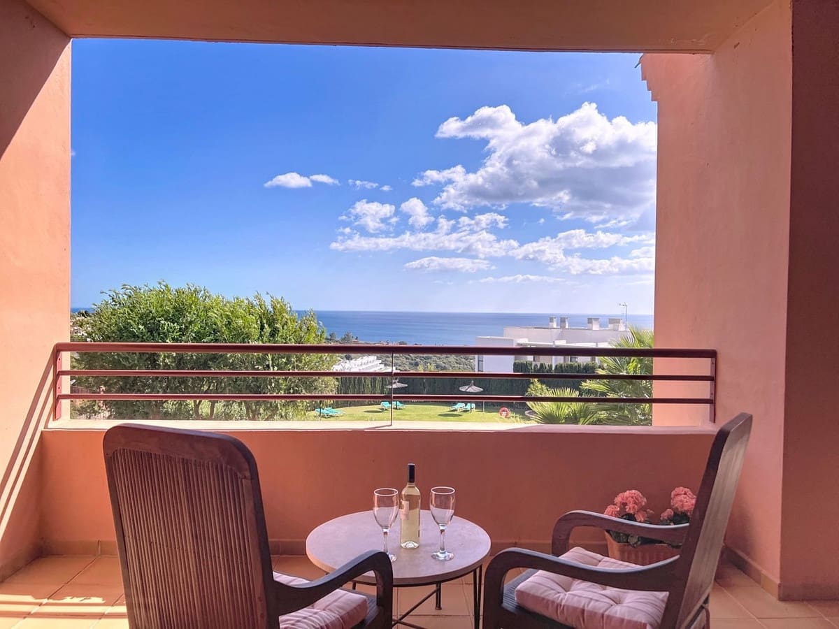 2 bedroom Apartment for sale in Manilva with pool garage - € 439,000 (Ref: 9471529)