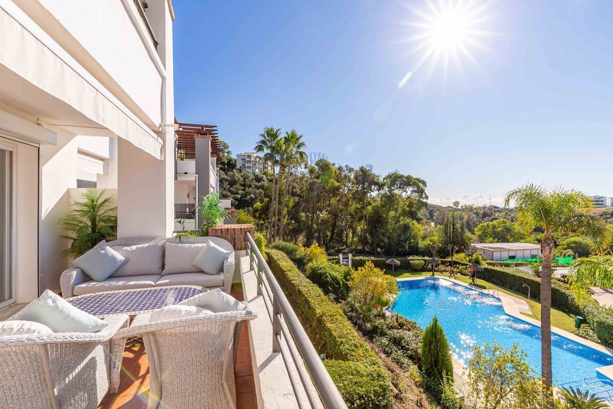 3 bedroom Apartment for sale in Los Arqueros with pool garage - € 450,000 (Ref: 9471784)